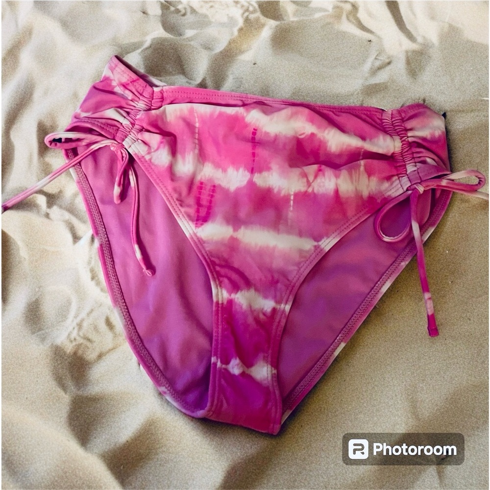 Pink tye-dyed bikini bottoms